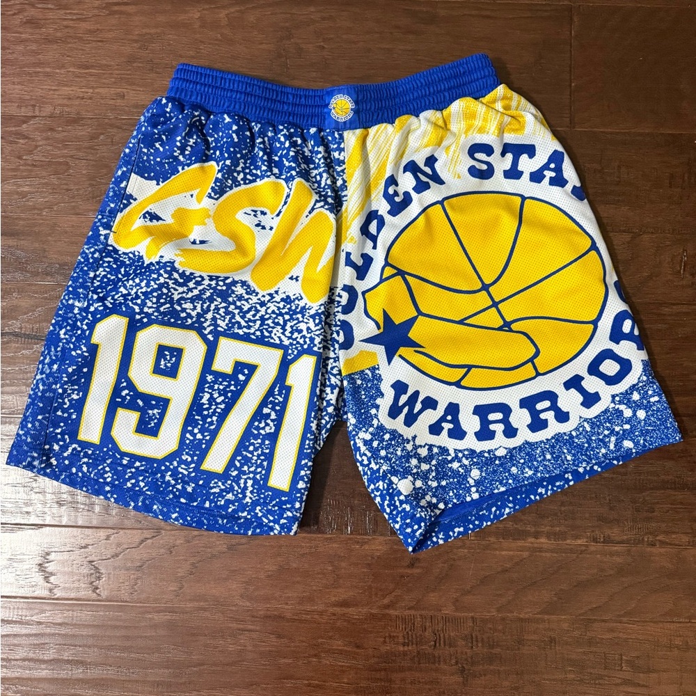 Mitchell and Ness Golden State Warriors Graphic Shorts. Men's size XL